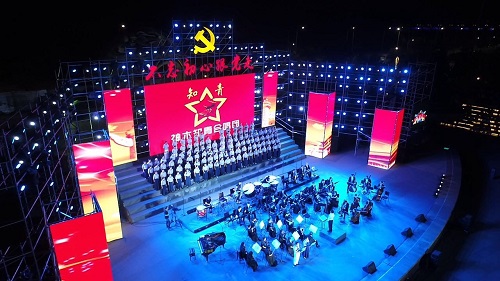 1532438805836059310.jpg 灯光璀璨的现场.jpg