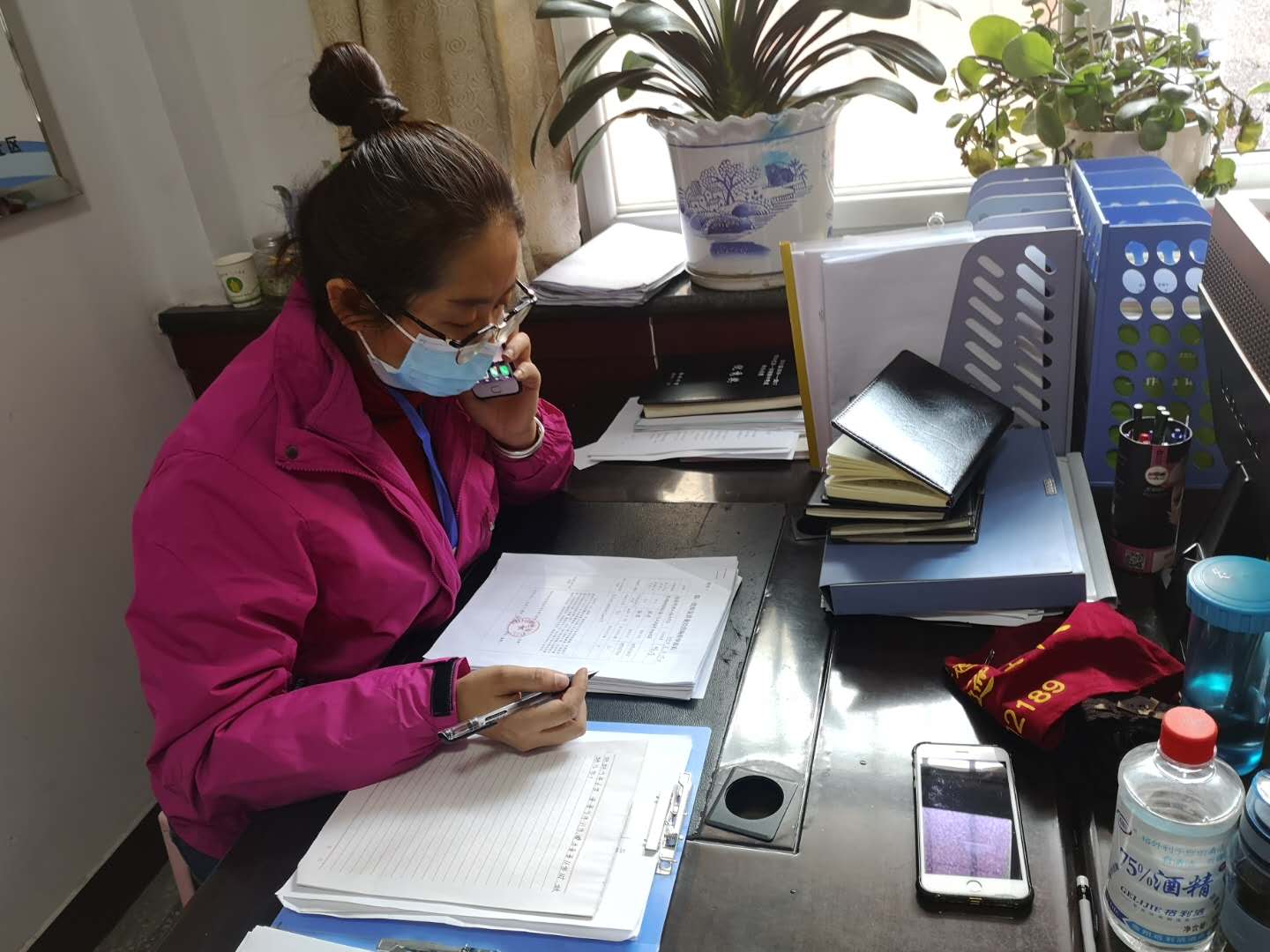 靳回萍照片.jpg 靳回萍照片.jpg